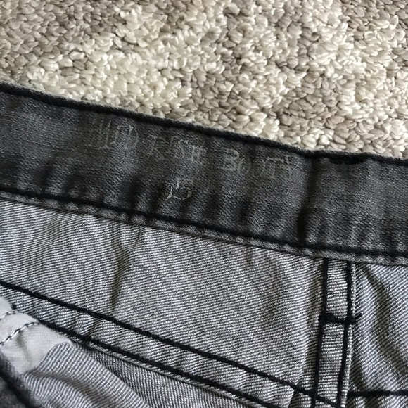 EUC VANS Mid Rise Booty Fringe Shorts Sz 5 - Picture 5 of 5